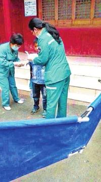 男孩右臂惨遭黑熊咬断 公园未尽安保义务被判担责
