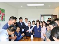“不忘初心、情暖中秋”—民定所开展欢乐中秋主题党日活动